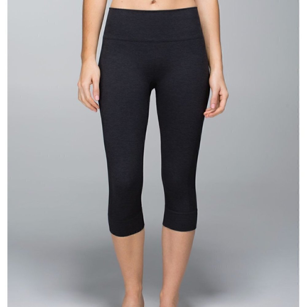 Lululemon Women's‎ Size 10 Seamlessly Street Crop Pant Black Mid-Rise